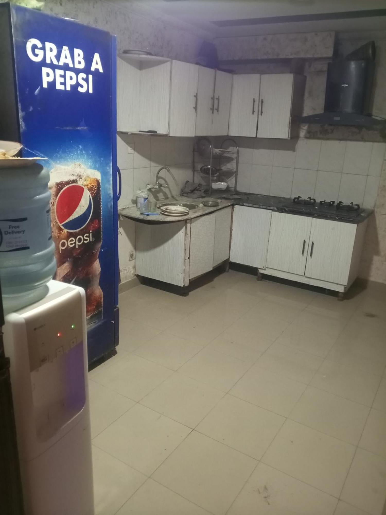 Aj Room Service Civic Center Равалпинди Екстериор снимка